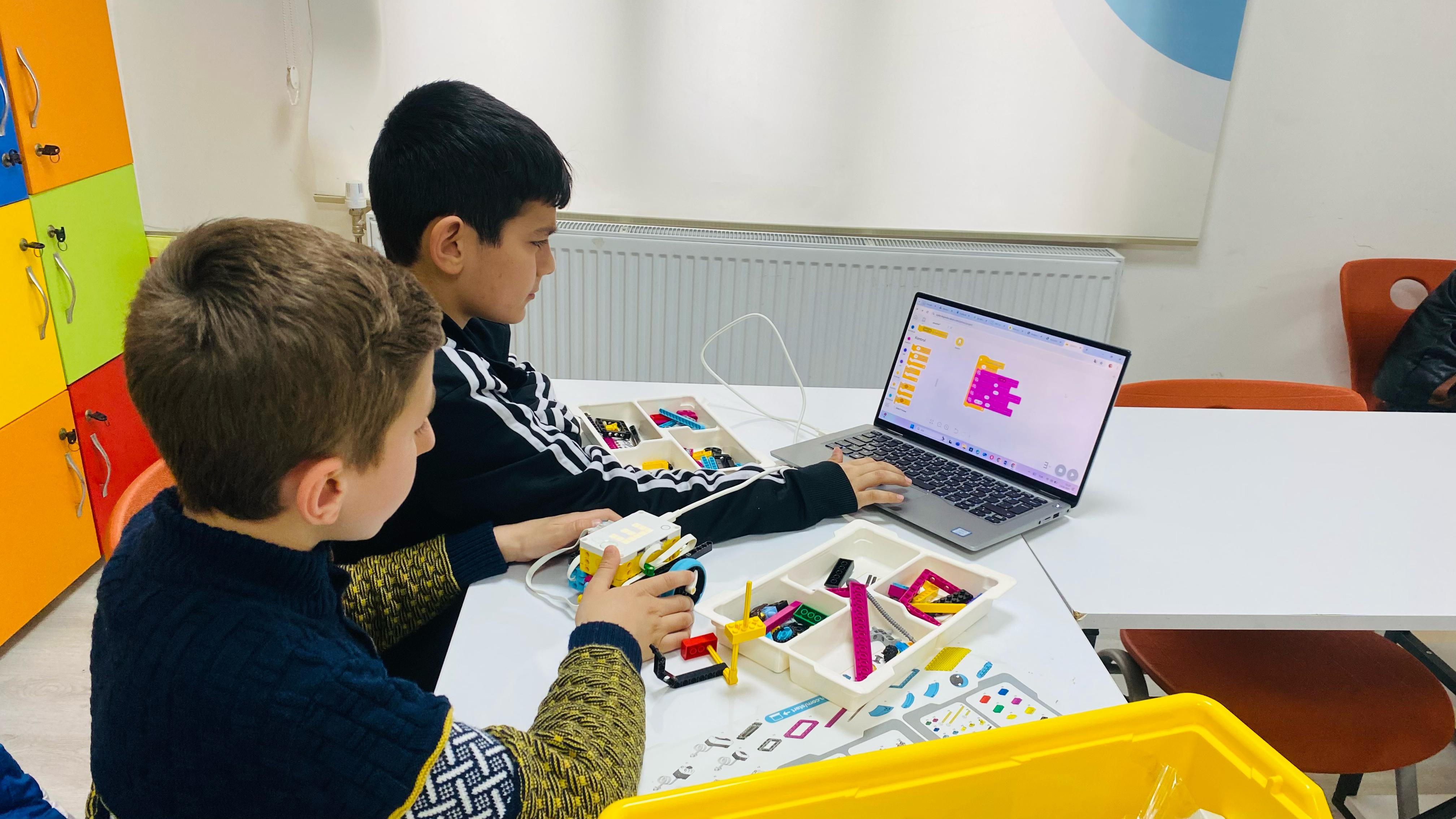Dijital Beceri Geliştirme Programımızdan Faydalanmak İster misiniz?